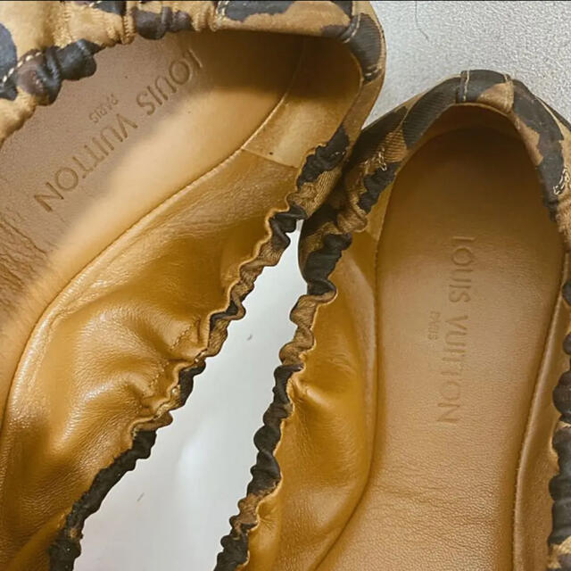 LOUIS VUITTON(ルイヴィトン)のルイヴィトン LV レオパード 豹柄 フラットシューズ バレーシューズ 37 M レディースの靴/シューズ(バレエシューズ)の商品写真