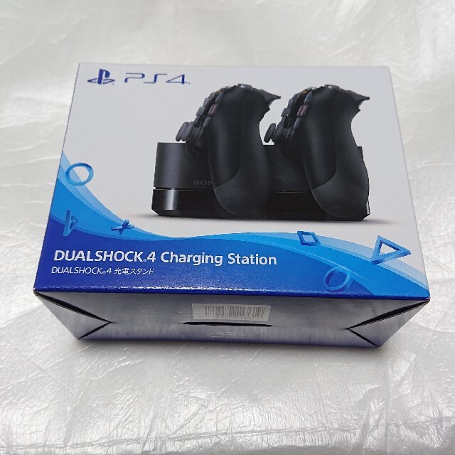 PlayStation4(プレイステーション4)の【新品未使用】DUALSHOCK 4 充電スタンド CUHZDC1J エンタメ/ホビーのゲームソフト/ゲーム機本体(家庭用ゲーム機本体)の商品写真