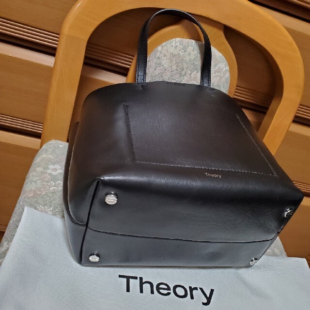 theory(セオリー)のtheoryショルダーバッグバッグ レディースのバッグ(ショルダーバッグ)の商品写真