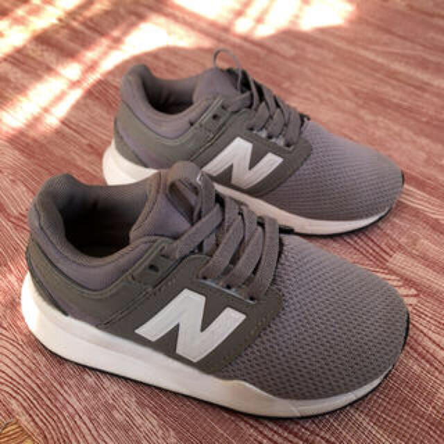 New Balance(ニューバランス)のNew Balanceキッズ　247 キッズ/ベビー/マタニティのキッズ靴/シューズ(15cm~)(スニーカー)の商品写真