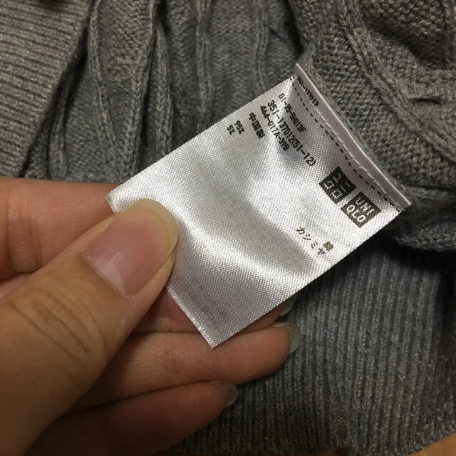 UNIQLO(ユニクロ)のメンズ　ユニクロ　ニット　グレー　S メンズのトップス(ニット/セーター)の商品写真