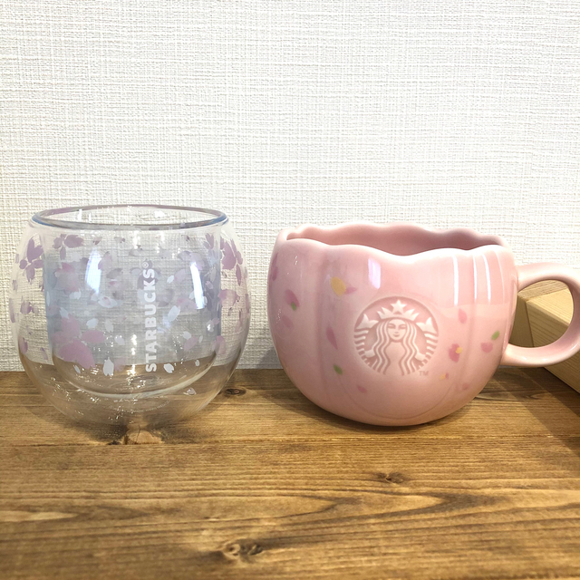 Starbucks Coffee(スターバックスコーヒー)のほぼ新品　スタバ　さくら　耐熱グラス＋マグカップ インテリア/住まい/日用品のキッチン/食器(グラス/カップ)の商品写真