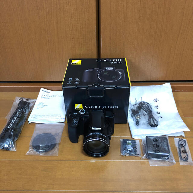 Nikon(ニコン)のNikon COOLPIX Bridge COOLPIX B600 BLACK スマホ/家電/カメラのカメラ(コンパクトデジタルカメラ)の商品写真