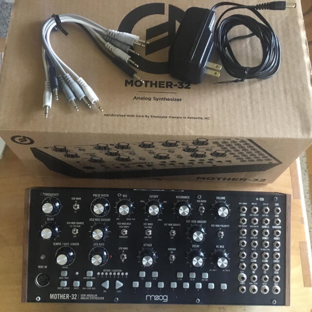 超ポイント祭?期間限定】 Moog Mother 32 シンセサイザー 楽器 | bca