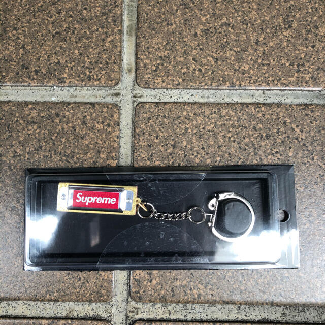 Supreme(シュプリーム)のsupreme hohner keychain キーホルダー メンズのファッション小物(キーホルダー)の商品写真