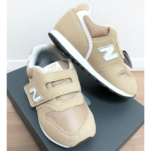 New Balance(ニューバランス)の新品　ニューバランス スニーカー キッズ　996【15cm】ベージュ キッズ/ベビー/マタニティのキッズ靴/シューズ(15cm~)(スニーカー)の商品写真