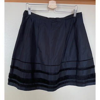 イネド(INED)のINED スカート(ひざ丈スカート)