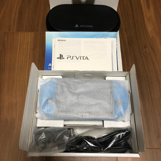 SONY PlayStationVITA PCH-2000 キャリーケース付き 1