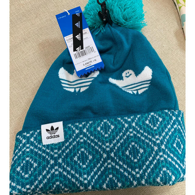 adidas(アディダス)のadidas⭐️ニット帽⭐️新品⭐️メンズ⭐️レディース⭐️グリーン⭐️冬 レディースの帽子(ニット帽/ビーニー)の商品写真