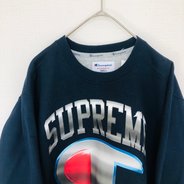 美品 supreme シュプリーム ネイビー トレーナー S-Mサイズ程度