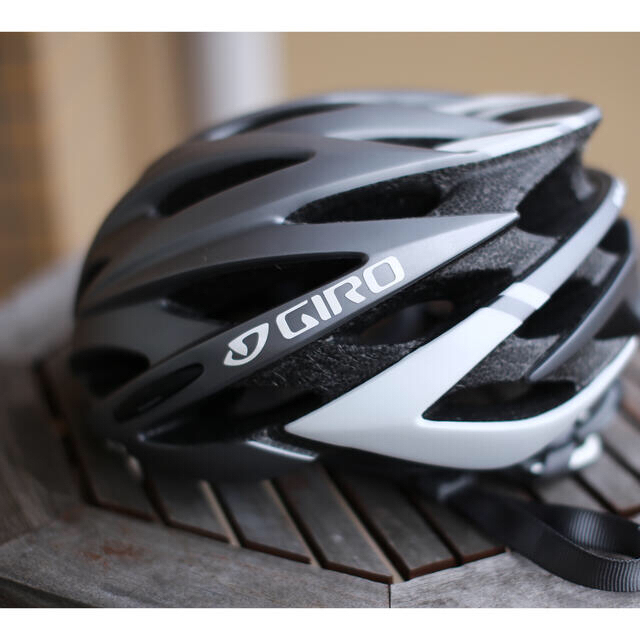 GIRO(ジロ)の【美品】GIRO Savant 自転車 ヘルメット  スポーツ/アウトドアの自転車(ウエア)の商品写真