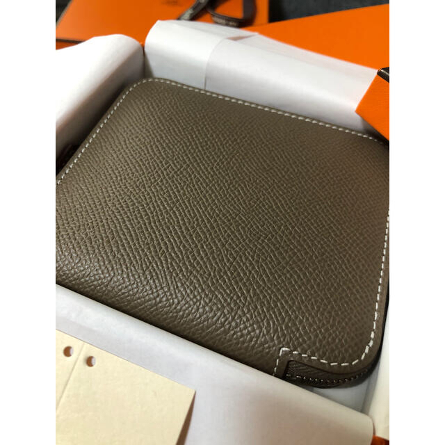 高速配送 Hermes - シルクインコンパクト 財布 エトゥープ 新品正規品