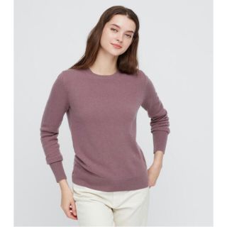 ユニクロ(UNIQLO)のユニクロ　カシミヤクルーネックセーター　パープル(ニット/セーター)