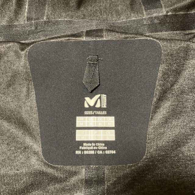 MILLET(ミレー)のMILLET マウンテンパーカー 黒 ミレー 防水透湿 TYPHON 50000 メンズのジャケット/アウター(マウンテンパーカー)の商品写真