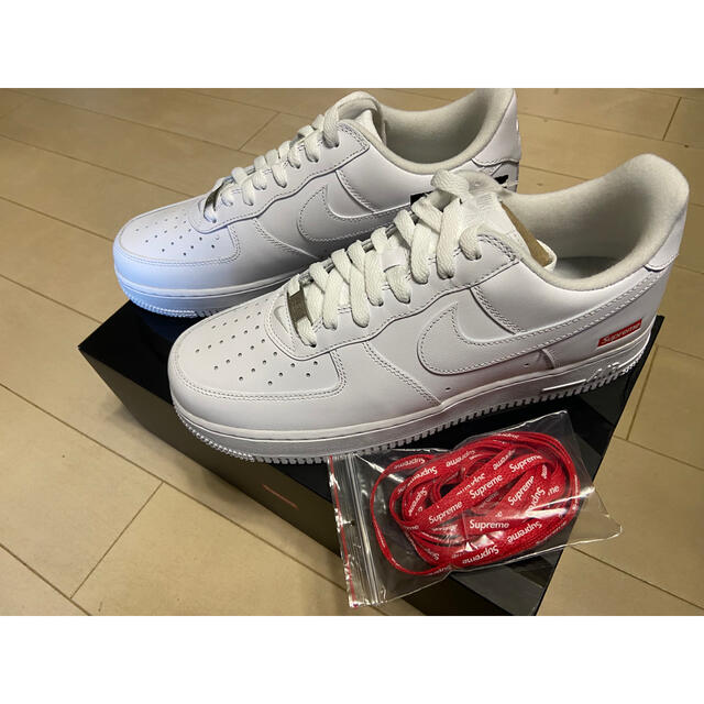 Supreme(シュプリーム)のシュプリーム supreme Air Force1 WHITE 27cm メンズの靴/シューズ(スニーカー)の商品写真