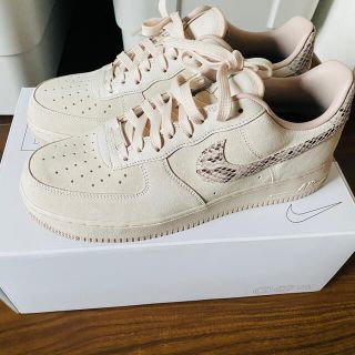 ナイキ(NIKE)のNIKE BY YOU アンロックド AF1 スネーク柄スエード　(スニーカー)