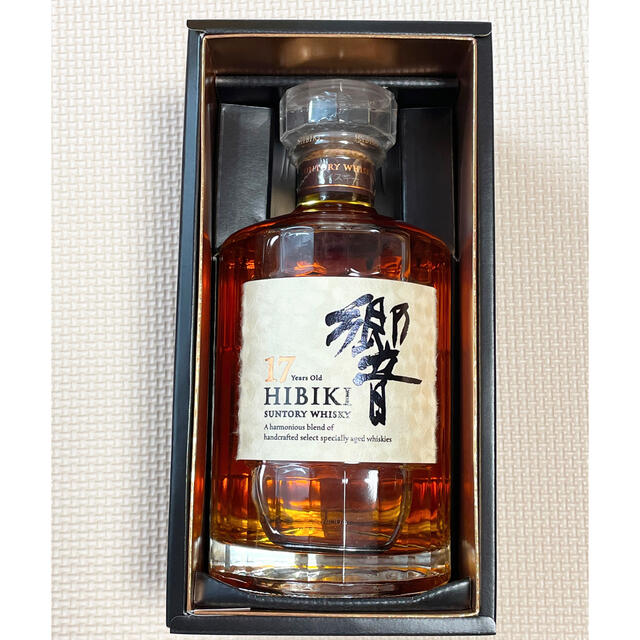 サントリー(サントリー)の響　17年　ウイスキー　700ml 箱付き　未開封 食品/飲料/酒の酒(ウイスキー)の商品写真