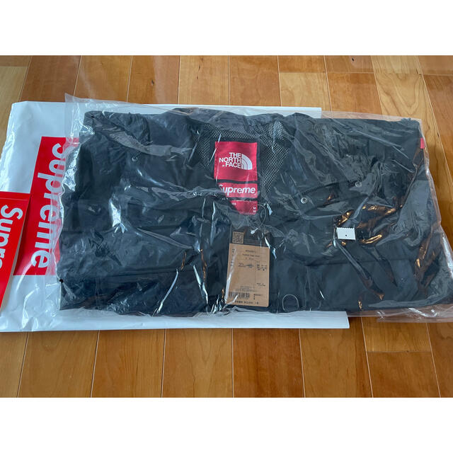 Supreme(シュプリーム)のSupreme North Face Cargo Jacket Black メンズのジャケット/アウター(マウンテンパーカー)の商品写真