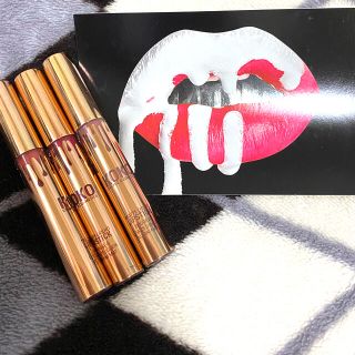 カイリーコスメティックス(Kylie Cosmetics)のKylie Cosmetics マットリップ3点セット　カード付き(口紅)