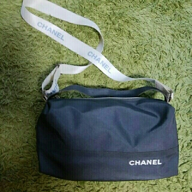 CHANEL(シャネル)のシャネルナイロン2ウェイショルダーバッグ レディースのバッグ(ショルダーバッグ)の商品写真