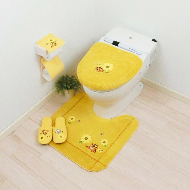 となりのトトロ ねこバス トイレマット 新品 セット ４点 イエロー 洗浄便座