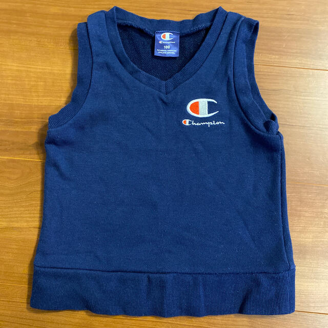 Champion(チャンピオン)のチャンピオン　ベスト　100 キッズ/ベビー/マタニティのキッズ服女の子用(90cm~)(ジャケット/上着)の商品写真