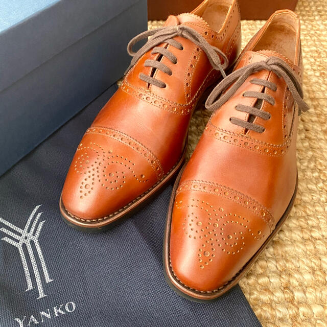 YANKO(ヤンコ)の定価4.6万 ヤンコ YANKO セミグローブ ウィングチップ メンズの靴/シューズ(ドレス/ビジネス)の商品写真