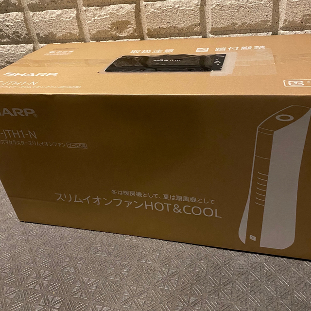 SHARP(シャープ)のシャープ スリムイオンファンHOT&COOL PF-JTH1 スマホ/家電/カメラの冷暖房/空調(ファンヒーター)の商品写真