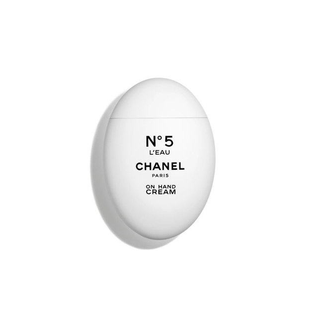 CHANEL(シャネル)のクリスマス限定リボン付き シャネルNo5ローハンドクリーム新品未開封オマケあり コスメ/美容の香水(香水(女性用))の商品写真