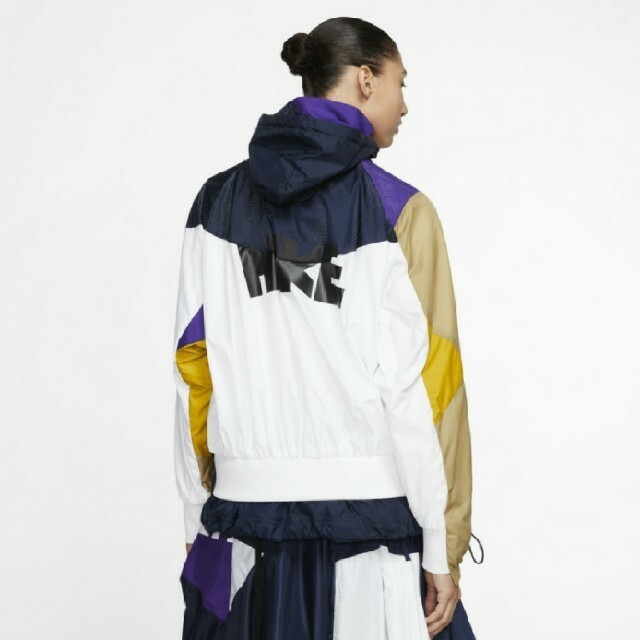sacai(サカイ)のSサイズ Sacai NIKE blouson hoodie アノラック レディースのジャケット/アウター(ナイロンジャケット)の商品写真