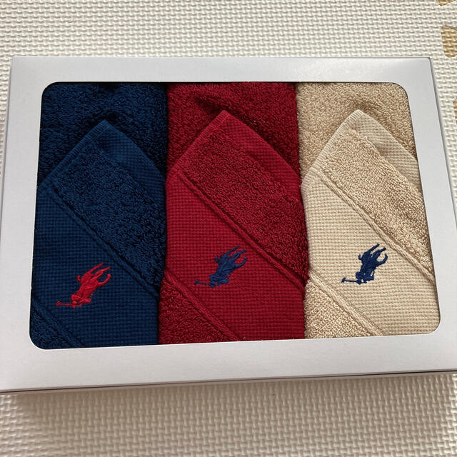 POLO RALPH LAUREN(ポロラルフローレン)の未使用　POLO RALPH LAUREN ハンドタオル　3枚組 インテリア/住まい/日用品の日用品/生活雑貨/旅行(タオル/バス用品)の商品写真