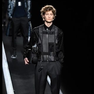 ディオールオム(DIOR HOMME)の限定ディオール オム DIOR HOMME サファリバニティーレザーバッグ(ショルダーバッグ)