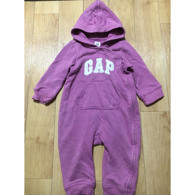 babyGAP(ベビーギャップ)の値下げ GAP ギャップ ロンパース フード 紫 6-12 70㎝ キッズ/ベビー/マタニティのベビー服(~85cm)(ロンパース)の商品写真