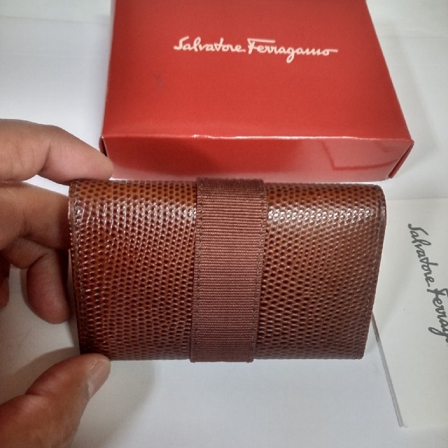 Salvatore Ferragamo(サルヴァトーレフェラガモ)のFerragamo　キーケース　６連　未使用品! レディースのファッション小物(キーケース)の商品写真