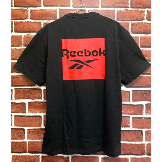 Reebok   新品・未使用Reebok Tシャツバックプリント有りタグ