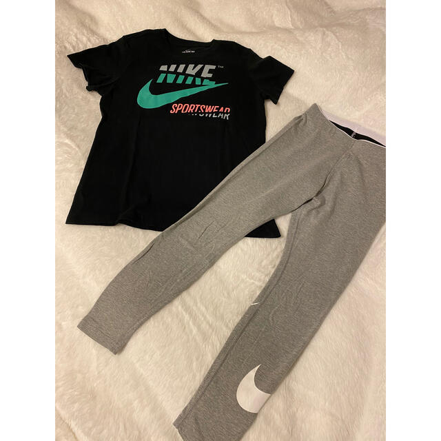 NIKE(ナイキ)の⭐︎MAY⭐︎様専用NIKE トレーニング　Tシャツ　レギンス  スポーツ/アウトドアのランニング(ウェア)の商品写真