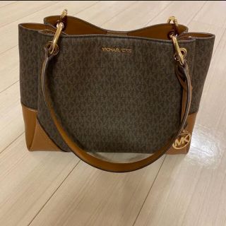 マイケルコース(Michael Kors)のマイケルコース　ハンドバッグ(ハンドバッグ)