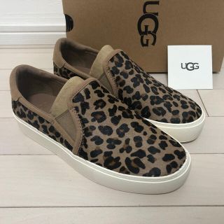 アグ(UGG)の【新品未使用】24.0 UGG JASS EXOTIC モカシン　レオパード(スリッポン/モカシン)