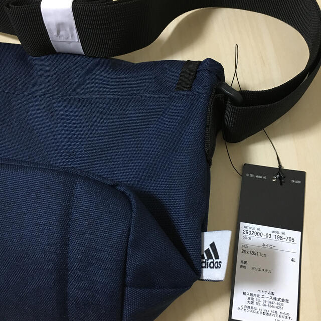 adidas(アディダス)のadidas 新品 アディダス ショルダーバッグ メンズ レディース メンズのバッグ(ショルダーバッグ)の商品写真