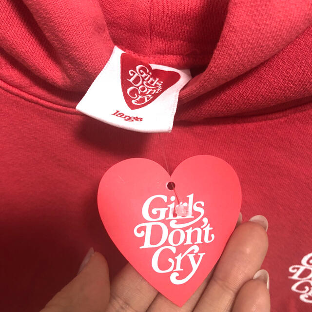 GDC(ジーディーシー)のGirls Don't Cry 正規品　タグ付き　パーカー　未着用 メンズのトップス(パーカー)の商品写真