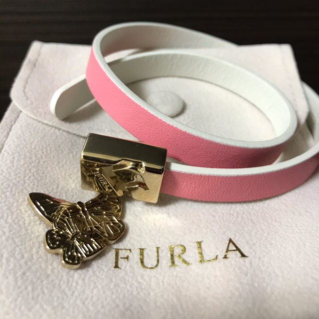 Furla(フルラ)の【FURLA】美品　ピンク　ブレスレット　チョーカー　バタフライモチーフ レディースのアクセサリー(ブレスレット/バングル)の商品写真