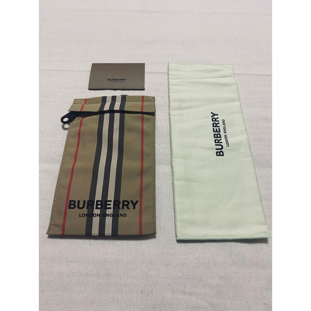 BURBERRY(バーバリー)の★送料込★BURBERRYスマホケース スマホ/家電/カメラのスマホアクセサリー(iPhoneケース)の商品写真