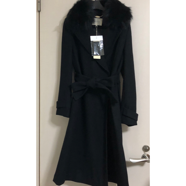 新品デビュードフィオレ❤ラップ襟ファーコート黒
