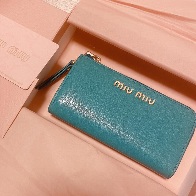 miumiu(ミュウミュウ)のMIUMIU マドラス　キーケース レディースのファッション小物(キーケース)の商品写真