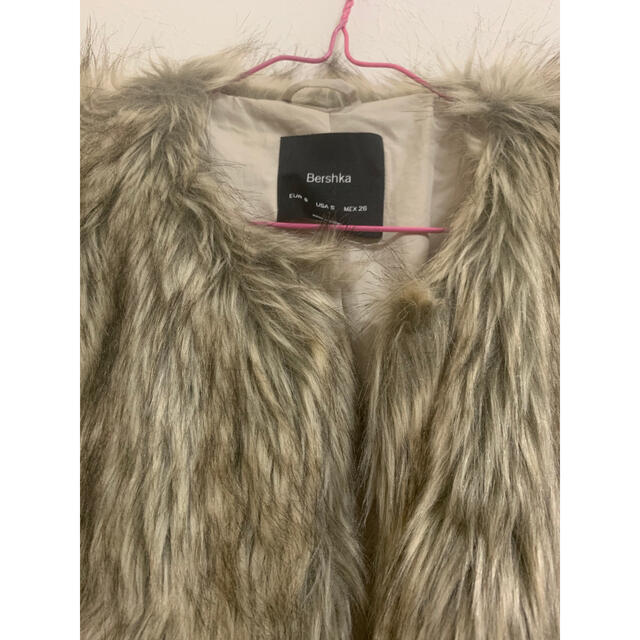 Bershka(ベルシュカ)のベルシュカ ファーコート レディースのジャケット/アウター(毛皮/ファーコート)の商品写真