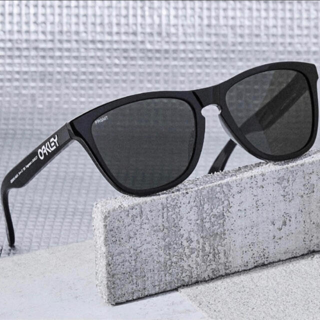 Oakley(オークリー)のOAKLEY × FRAGMENT FROGSKINS (A) サングラス メンズのファッション小物(サングラス/メガネ)の商品写真