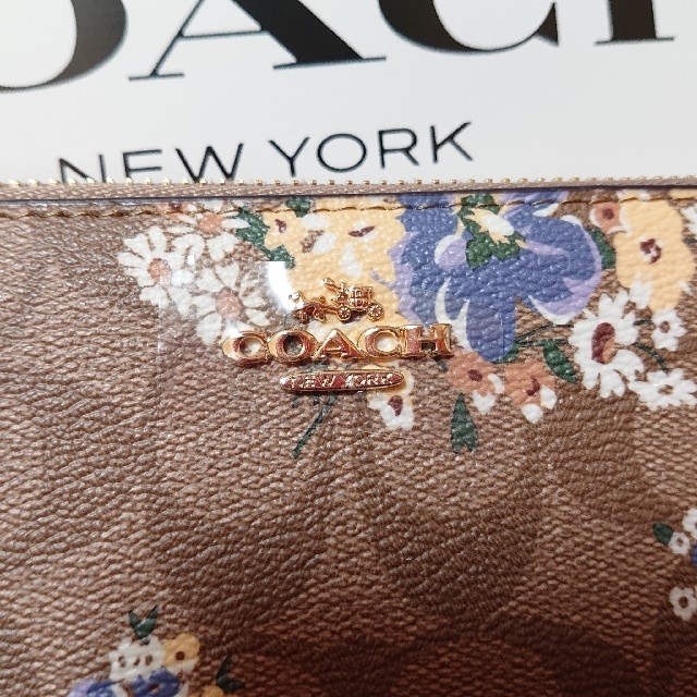 COACH(コーチ)のお値下げしました！COACH フラワー 長財布 新品未使用！即日発送可能！ レディースのファッション小物(財布)の商品写真