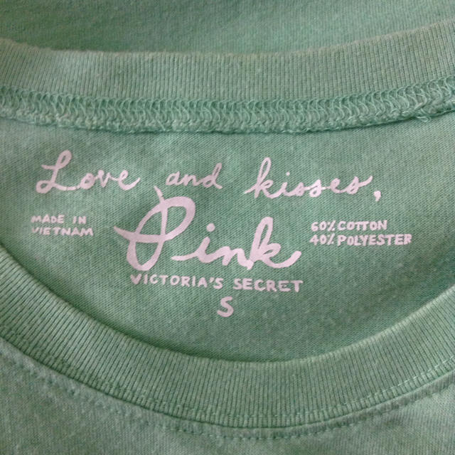 Victoria's Secret(ヴィクトリアズシークレット)のvictoria's secret T レディースのトップス(Tシャツ(半袖/袖なし))の商品写真