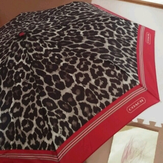 コーチ(COACH)の美品 COACH♡折りたたみ傘(傘)