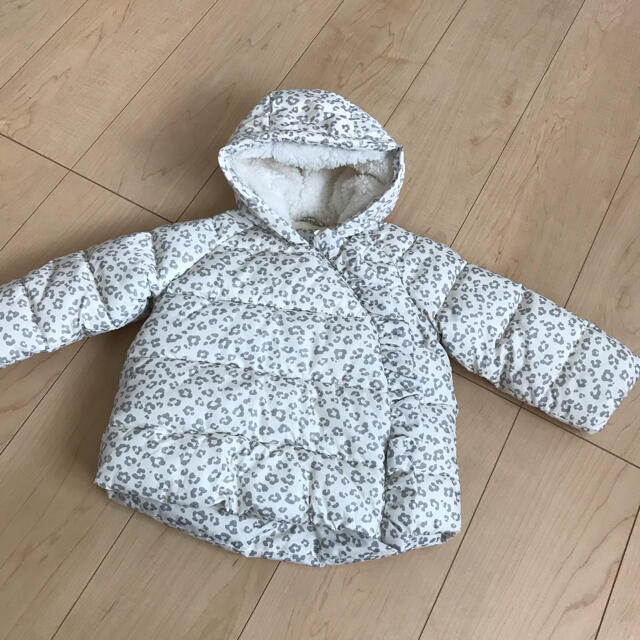 babyGAP(ベビーギャップ)のGap レオパード柄　ジャケット キッズ/ベビー/マタニティのキッズ服女の子用(90cm~)(ジャケット/上着)の商品写真